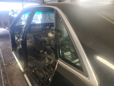 Молдинг хром трикутник скло audi a8 d2 przed fl фото №1