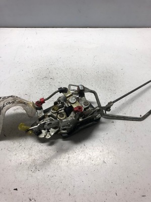 Замок двері toyota hiace правий фото №1