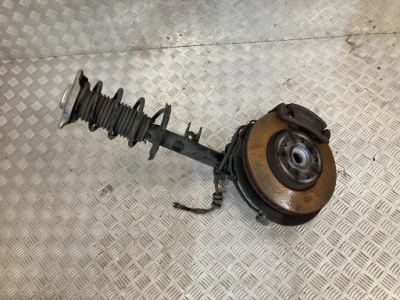 Амортизационная стойка поворотный кулак перед правая w177 1.3 cgi фото №1