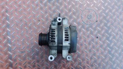 Генератор toyota avensis t25 corolla verso 2,2 177km 04- фото №1