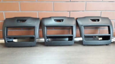 Isuzu d-max рамка радіо 1 din - консоль полиця фото №1