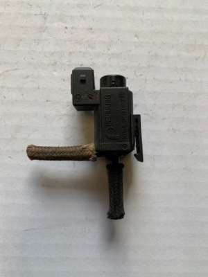 Клапан вакууму bmw 70231800 фото №1