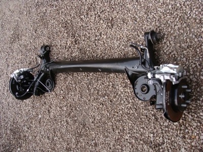 Балка oś задняя toyota yaris iv диск !!! фото №1