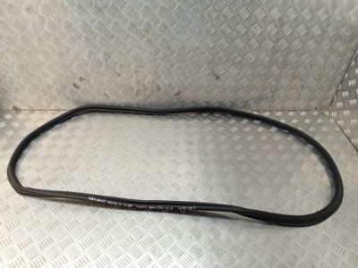 Renault clio v lift прокладка крышки багажника задняя задняя фото №1