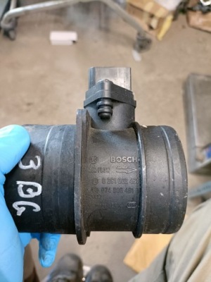 Vw audi расходомер 074906461b 0281002461 фото №1