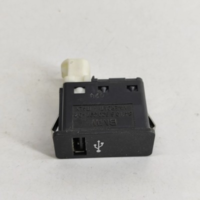 Bmw i3 2018 разъём / соединитель usb фото №1