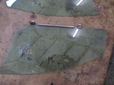 Toyota avensis t27 стекло дверь левая передняя фото №1