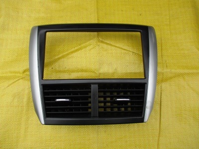 Subaru forester iii рамка консоли 66110fg020 фото №1