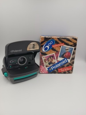 NATYCHMIASTOWY APARAT FOTOGRAFICZNY POLAROID 600