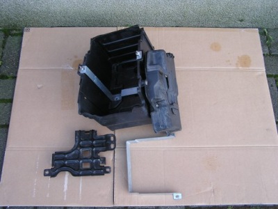 Корпус аккумулятор ford fiesta mk7 1.6 tdci 2011 r фото №1