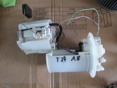 Toyota avensis t27 iii 1.8 b насос пального оригінал 09-14 фото №1