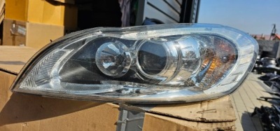 Лампа левая bi ксенон volvo v70 lift 31299752 фото №1