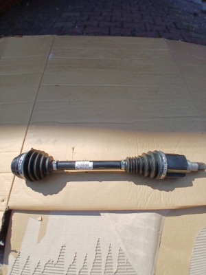 Привідний вал перед ліва комплектна bmw g01 g02 x3 x4 8687781 фото №1