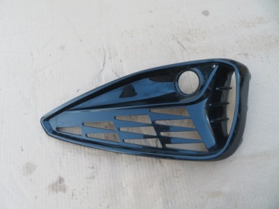 Hyundai i30 правая заглушка противотуманной фары решётка  решётка фото №1