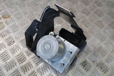 Насос abs maserati levante 670103738 фото №1