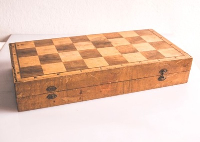 Stara drewniana szachownica