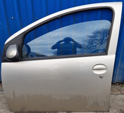 Двері перед передні ліва 4r0 toyota aygo c1 107 фото №1