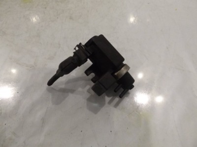 E46 рестайлінг  2,0d клапан вакууму фото №1