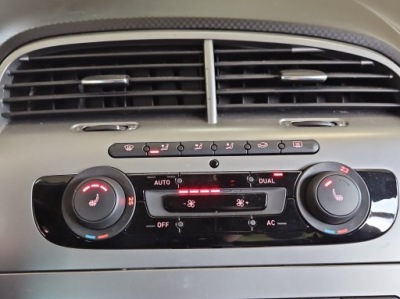 Консоль панель обдув seat altea 5p0907044n фото №1