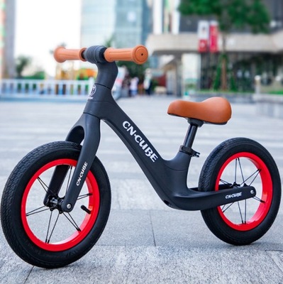 Rowerek biegowy Trike Fix Balance PRO czarny