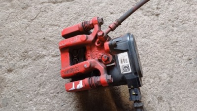 Hyundai tucson iii супорт гальмівний правий задня задній фото №1