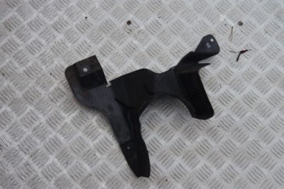 Накладка подрамник піввісь права jaguar e-pace x540 фото №1