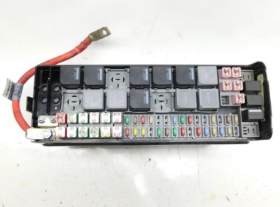 Коробка модуль запобіжників 8h22-14290-ha - land rover discovery iii l319 фото №1