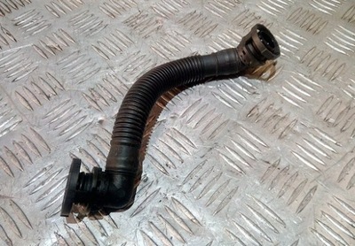 Audi a4 b8 a5 q5 8r труба шланг вентиляція картера 03l103493ae фото №1