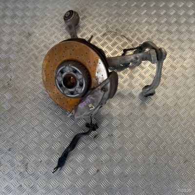 Поворотний кулак передня ліва mercedes w205 c-klasa фото №1