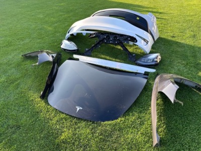 Tesla 3 рестайлінг  y 21- фара передня правий full led фото №1