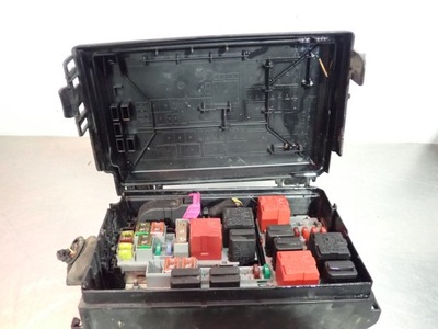 Коробка предохранителей bsi meriva b 1.4 t 13246915 фото №1