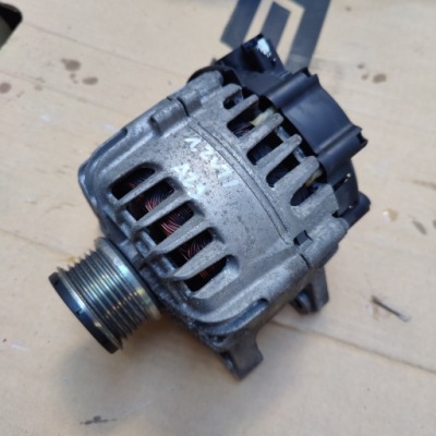 Citroen peugeot 1.2 vti генератор 9818677980 фото №1