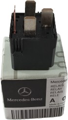 Реле airmatic mercedes w211 a0009828023 фото №1