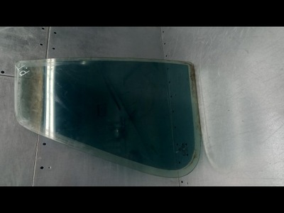 Скло права задня трикутник vw golf iv 1.4b фото №1