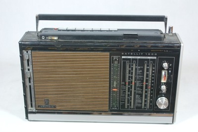 GRUNDIG SATELLIT 1000 RADIO