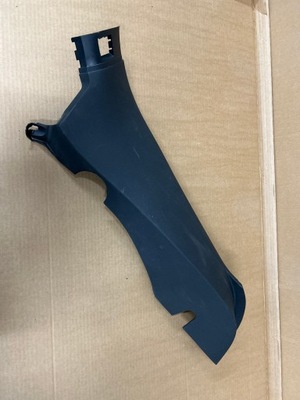 Защита стойка багажника правая 82g867768a audi a1 фото №1