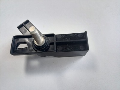 Dodge challenger 15+ заглушка кронштейн клеми aku фото №1