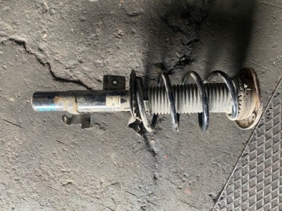 303 volvo v60 s60 амортизатор передній l 31262902 фото №1