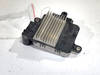 Модуль вентилятора lexus is 89257-30110 2.5 181km блок керування фото №1