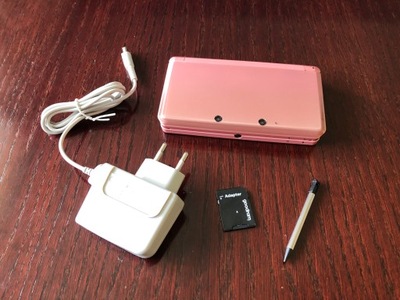 Konsola Nintendo 3DS Pearl Pink + akcesoria