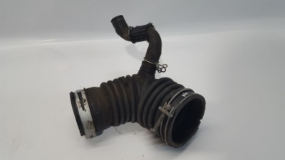 Toyota rav4 iii d4d 2,2 труба повітря 17881-26100 фото №1