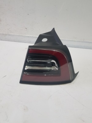 Лампа задний  задняя tesla 3 фото №1