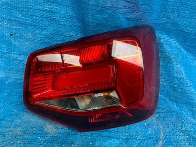 Audi q2 задня права лампа фото №1