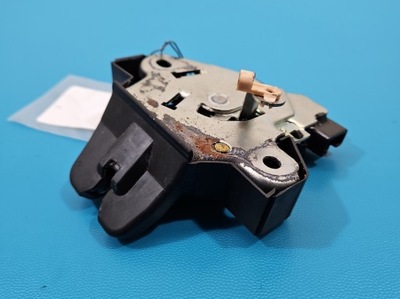 Замок крышки задняя toyota corolla e15 sedan 2pin фото №1