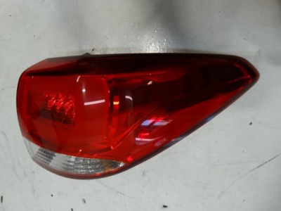 Лампа правий задня w крила carens iv 92402a4110 led фото №1