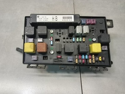 Коробка предохранителей opel astra h 1.7 13206754 фото №1