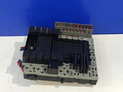 Volvo s60 2001 коробка предохранителей фото №1