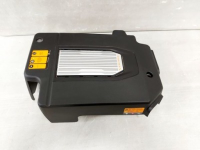 Opel ampera захист двигуна верхній кришка 22886718 фото №1