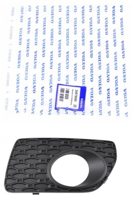 Правая решётка противотуманной фары оригинальный номер volvo xc70 30678690 фото №1