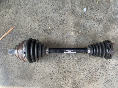 Vw audi приводной вал 3q0407271cd оригинал фото №1